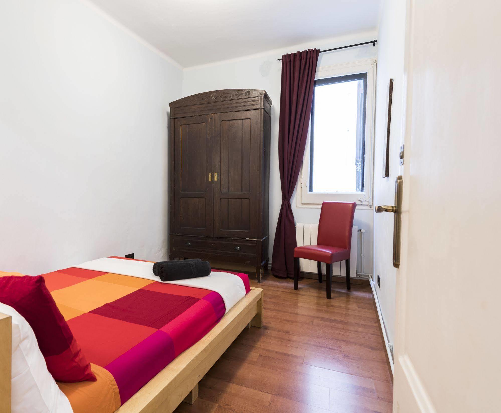 Vidre Home - Plaza Real Барселона Екстериор снимка