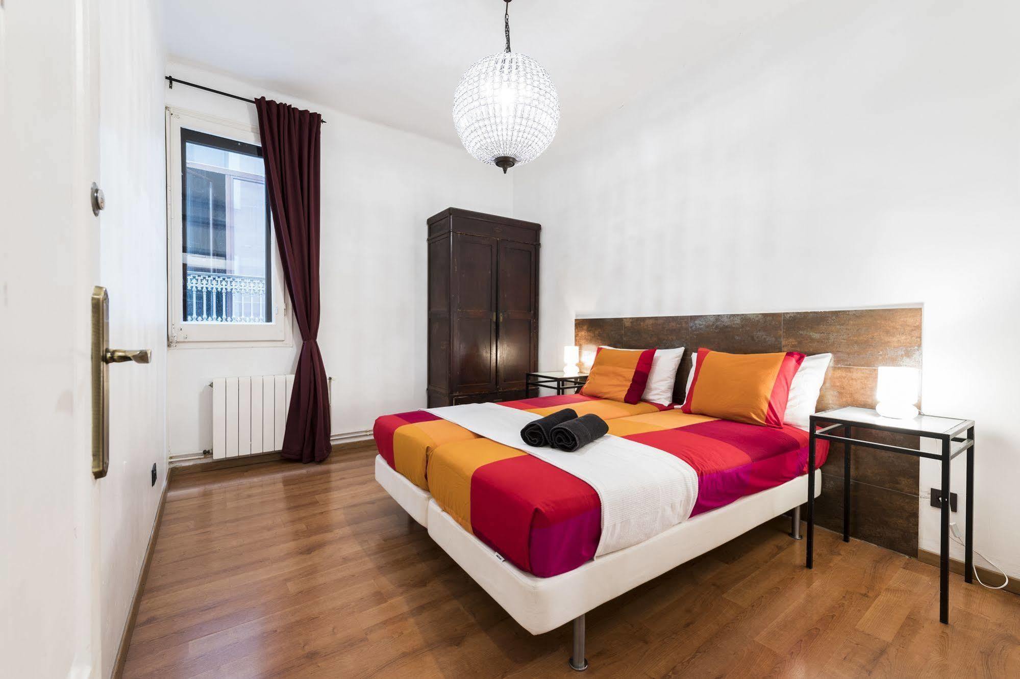 Vidre Home - Plaza Real Барселона Екстериор снимка